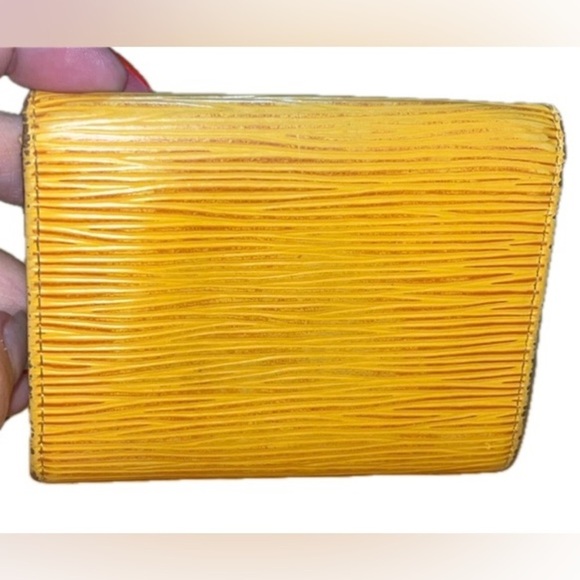 Louis Vuitton Wallet Yellow Epi Leather - Picture 13 of 13